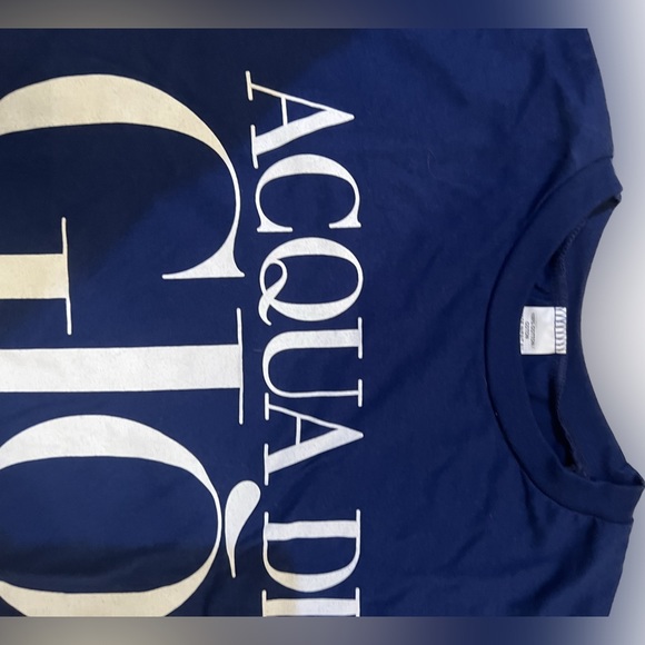 💧Acqua Di Gio Giorgio Armani Tee - Picture 3 of 4